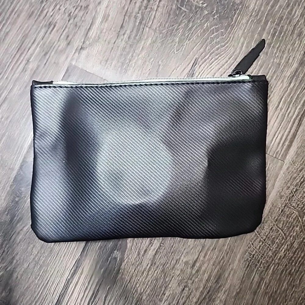 Halloween 2021 IPSY Glam Makeup Bag Pretty Wicked Vampire Fangs Black Lips Green